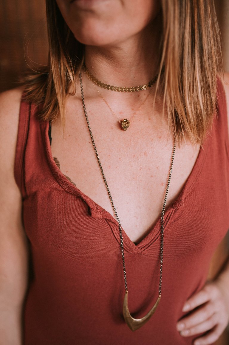 Raw Stone Simple Necklace