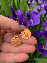 Load image into Gallery viewer, Hammered State Earring