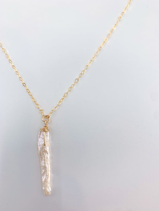 Simple Pearl Point Necklace