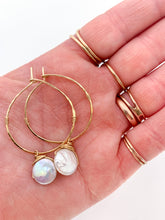 Load image into Gallery viewer, Hammered Coin Pearl Hoop Earring
