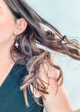 Load image into Gallery viewer, Pearl Drop Earring