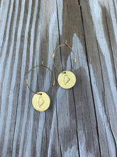 Load image into Gallery viewer, Hammered State Earring
