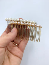 Load image into Gallery viewer, Fresh Water Pearl Hair Comb