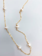 Load image into Gallery viewer, Short Segmented Pearl Necklace